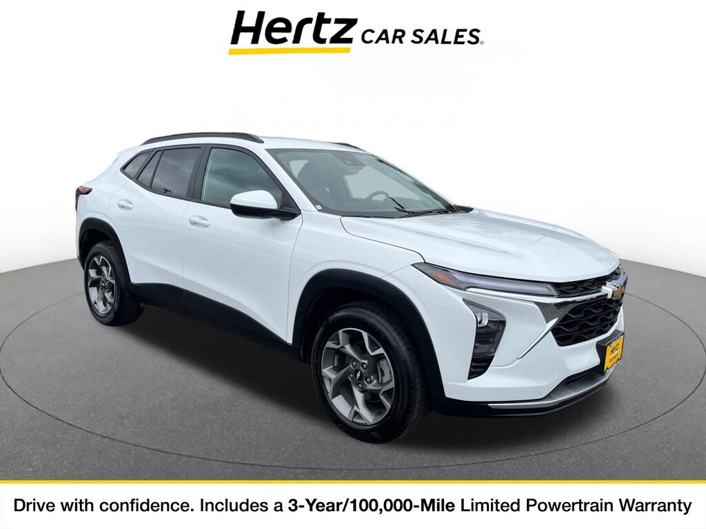 2025 Chevrolet Trax LT — photo 1 of 11