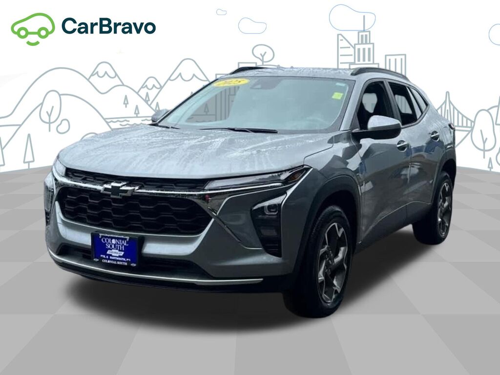 2025 Chevrolet Trax LT — photo 1 of 6