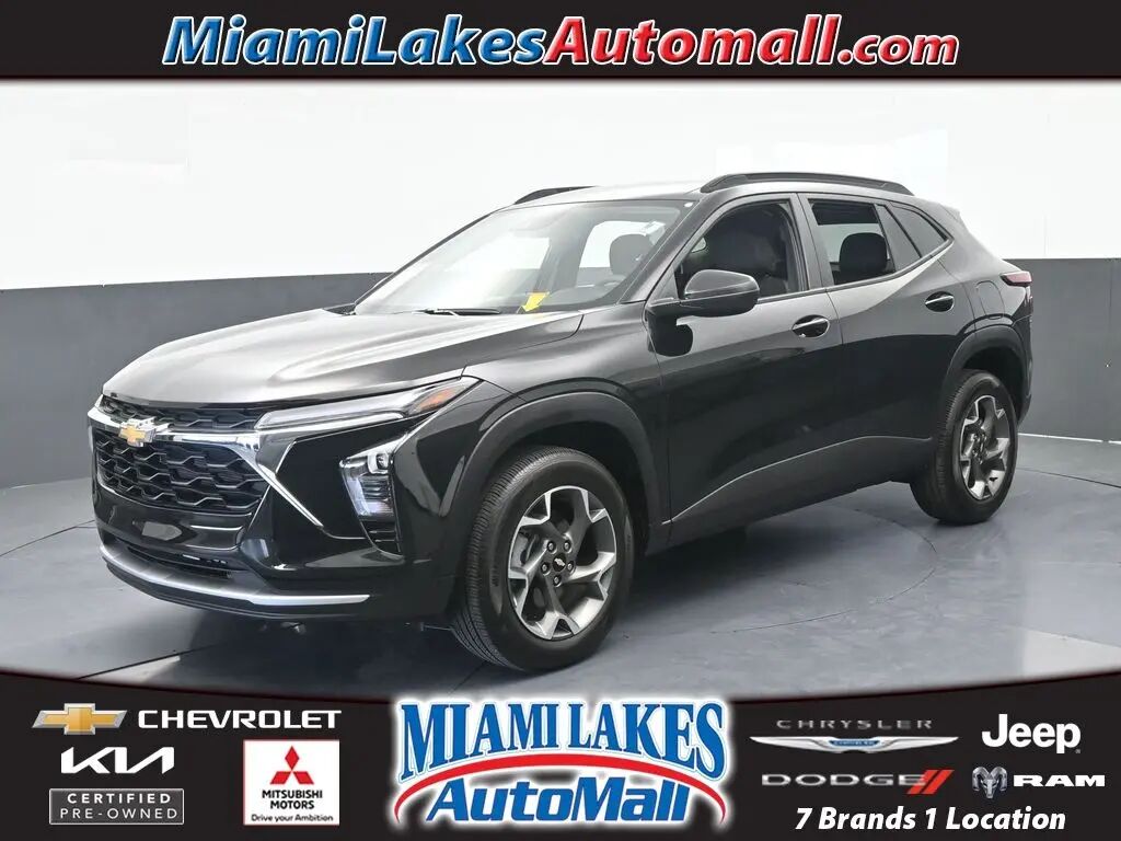 2025 Chevrolet Trax LT — photo 1 of 13