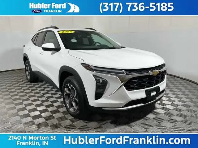 2025 Chevrolet Trax LT — photo 1 of 14