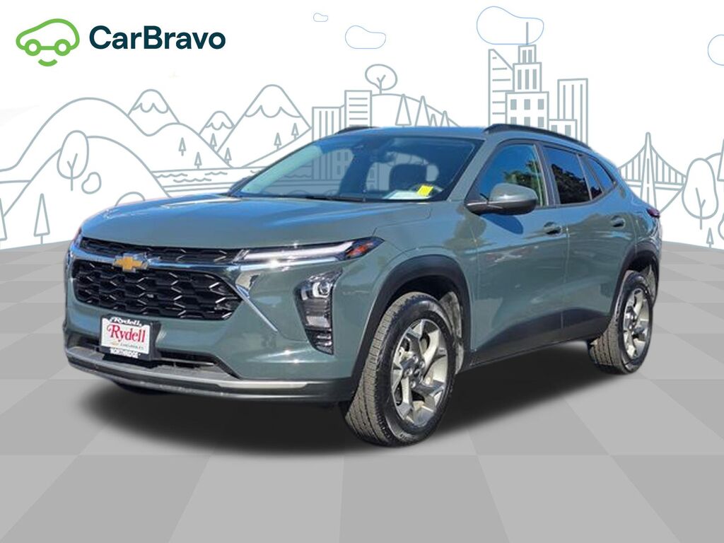 2025 Chevrolet Trax LT — photo 1 of 6
