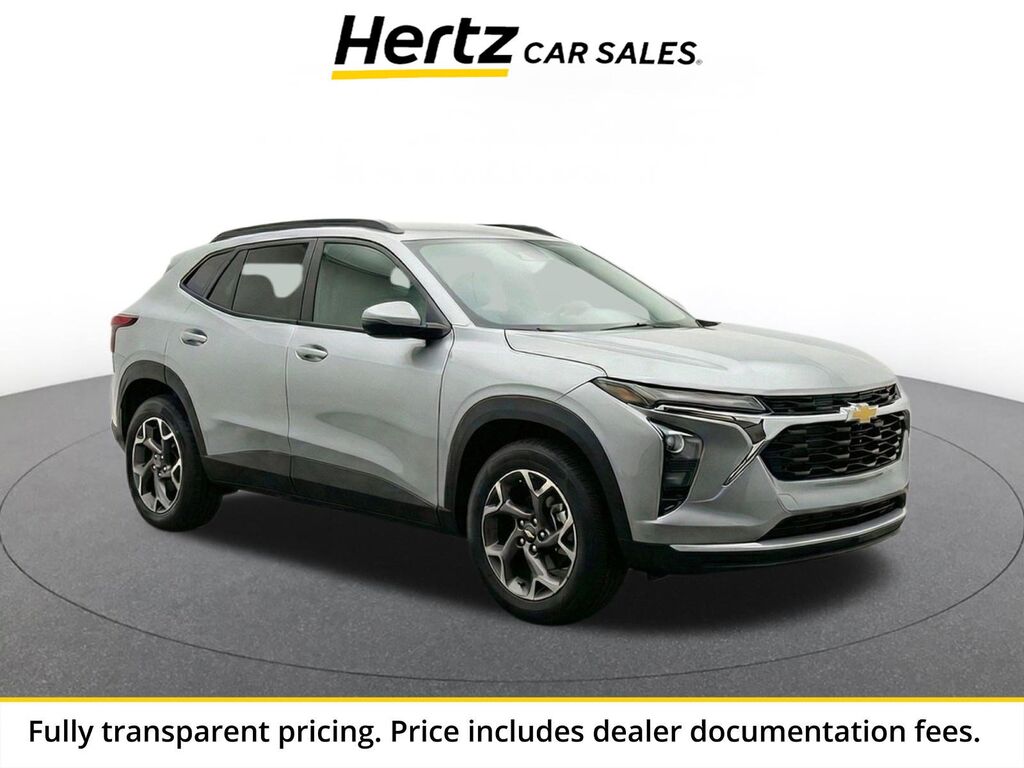 2025 Chevrolet Trax LT — photo 1 of 2