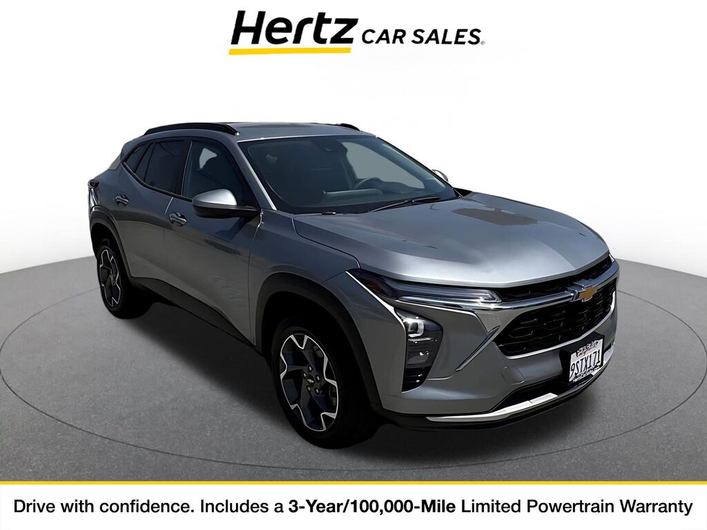 2025 Chevrolet Trax LT — photo 1 of 11