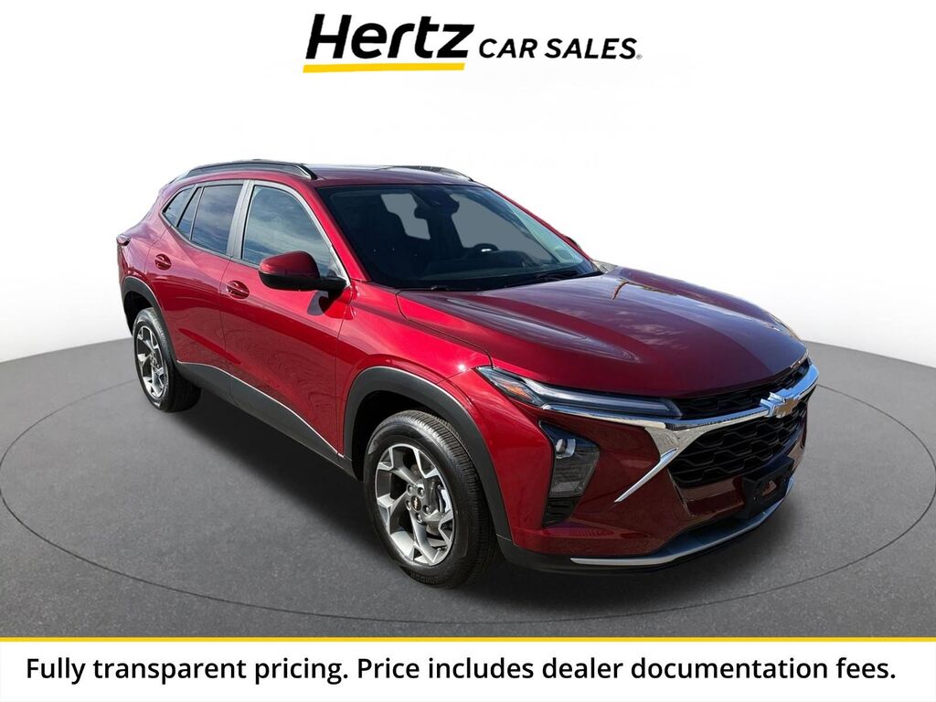 2025 Chevrolet Trax LT — photo 1 of 13