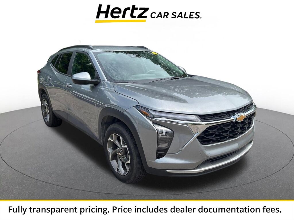 2025 Chevrolet Trax LT — photo 1 of 13