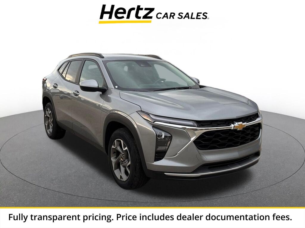 2025 Chevrolet Trax LT — photo 1 of 13