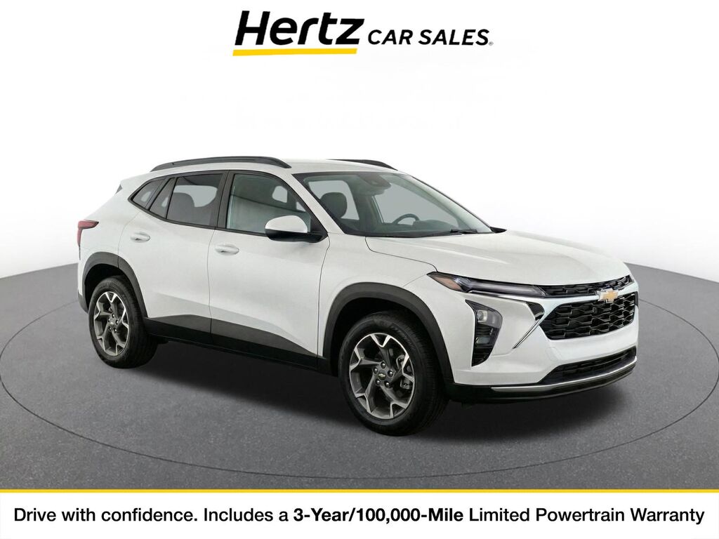 2025 Chevrolet Trax LT — photo 1 of 8