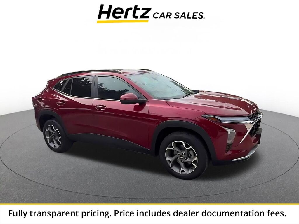 2025 Chevrolet Trax LT — photo 1 of 13