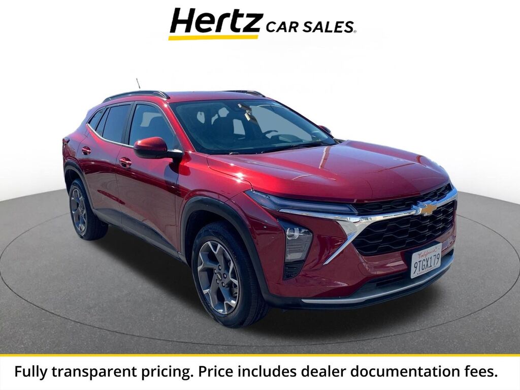 2025 Chevrolet Trax LT — photo 1 of 13