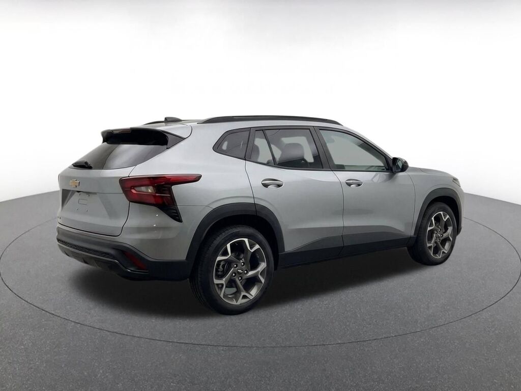 2025 Chevrolet Trax LT — photo 1 of 1