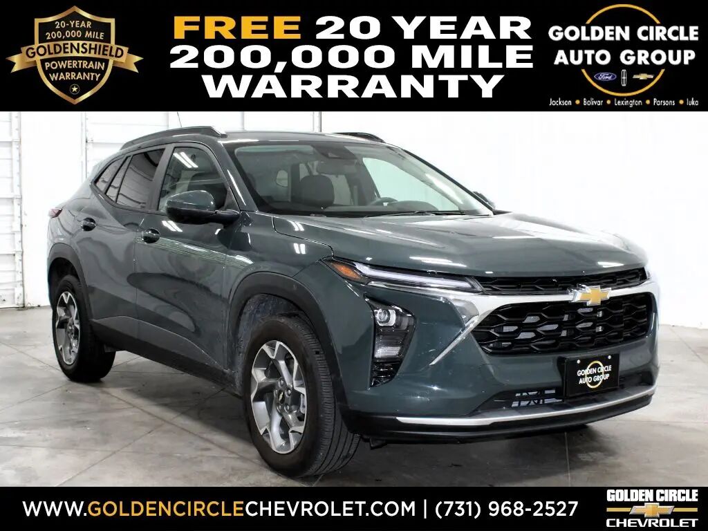 2025 Chevrolet Trax LT — photo 1 of 14