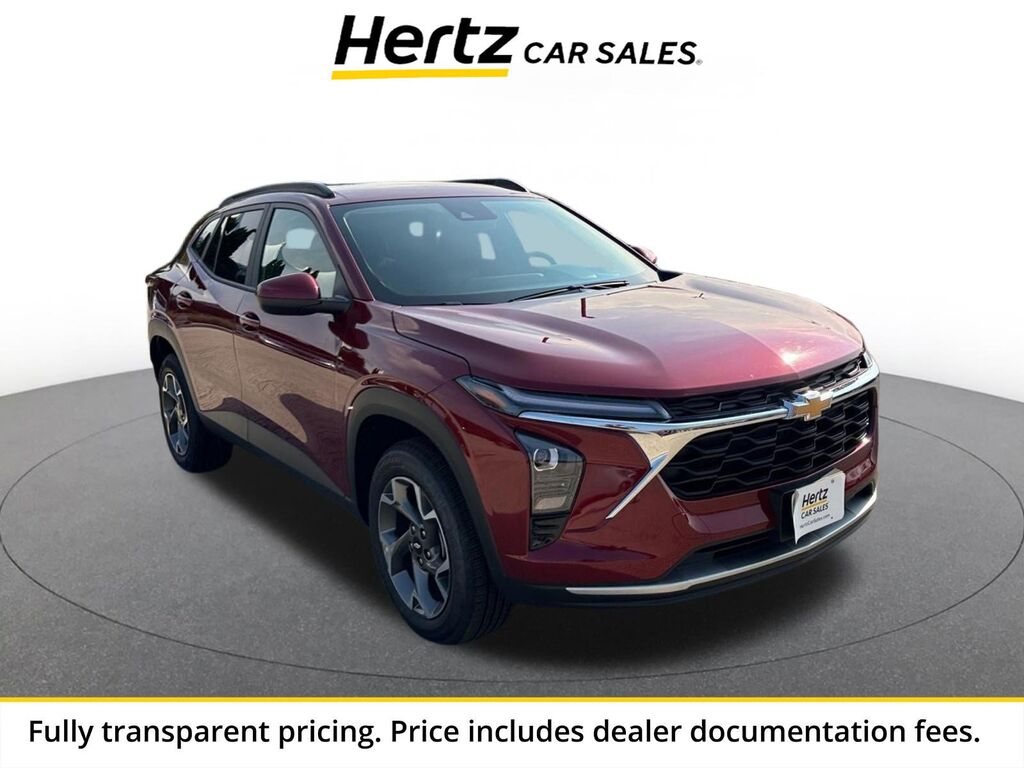 2025 Chevrolet Trax LT — photo 1 of 13