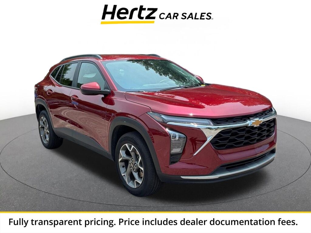 2025 Chevrolet Trax LT — photo 1 of 13