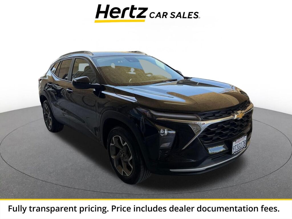 2025 Chevrolet Trax LT — photo 1 of 13