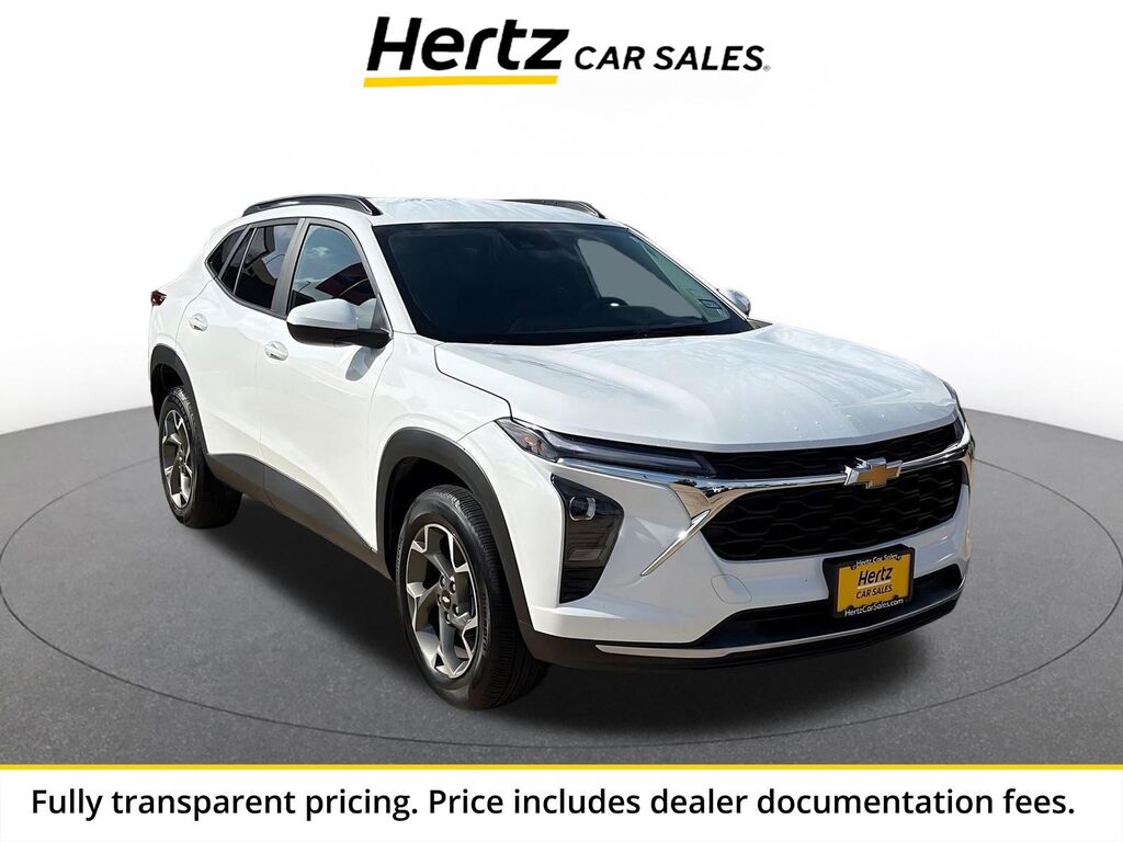 2025 Chevrolet Trax LT — photo 1 of 13