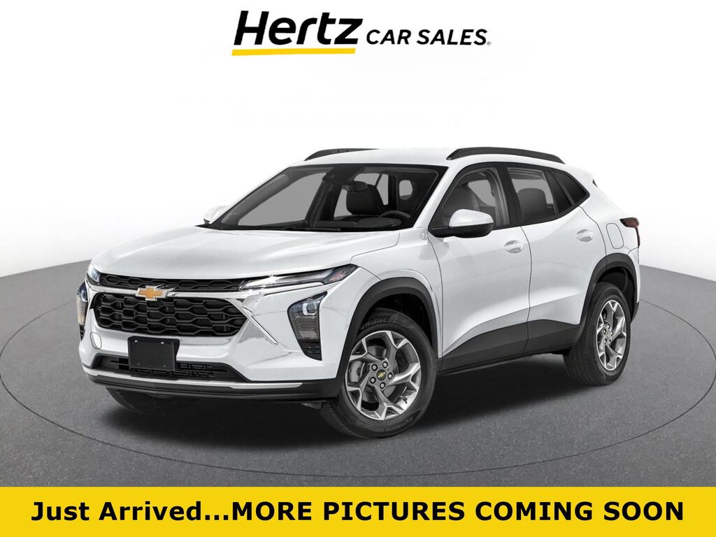 2025 Chevrolet Trax LT — photo 1 of 2