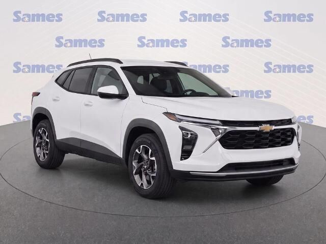 2025 Chevrolet Trax LT — photo 1 of 26