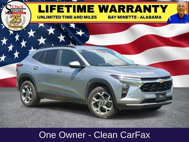 2025 Chevrolet Trax LT — photo 1 of 22