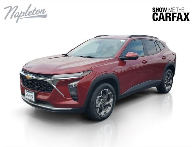 2025 Chevrolet Trax LT — photo 1 of 31