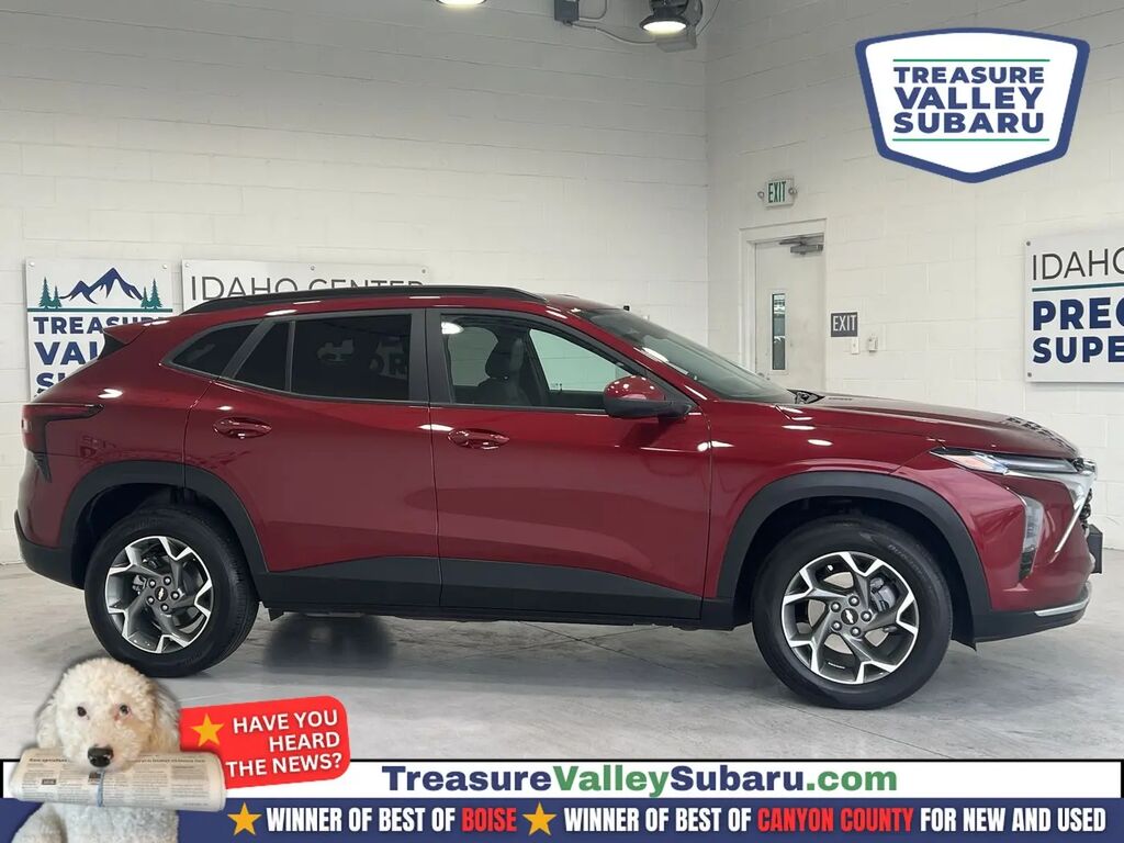 2025 Chevrolet Trax LT — photo 1 of 13