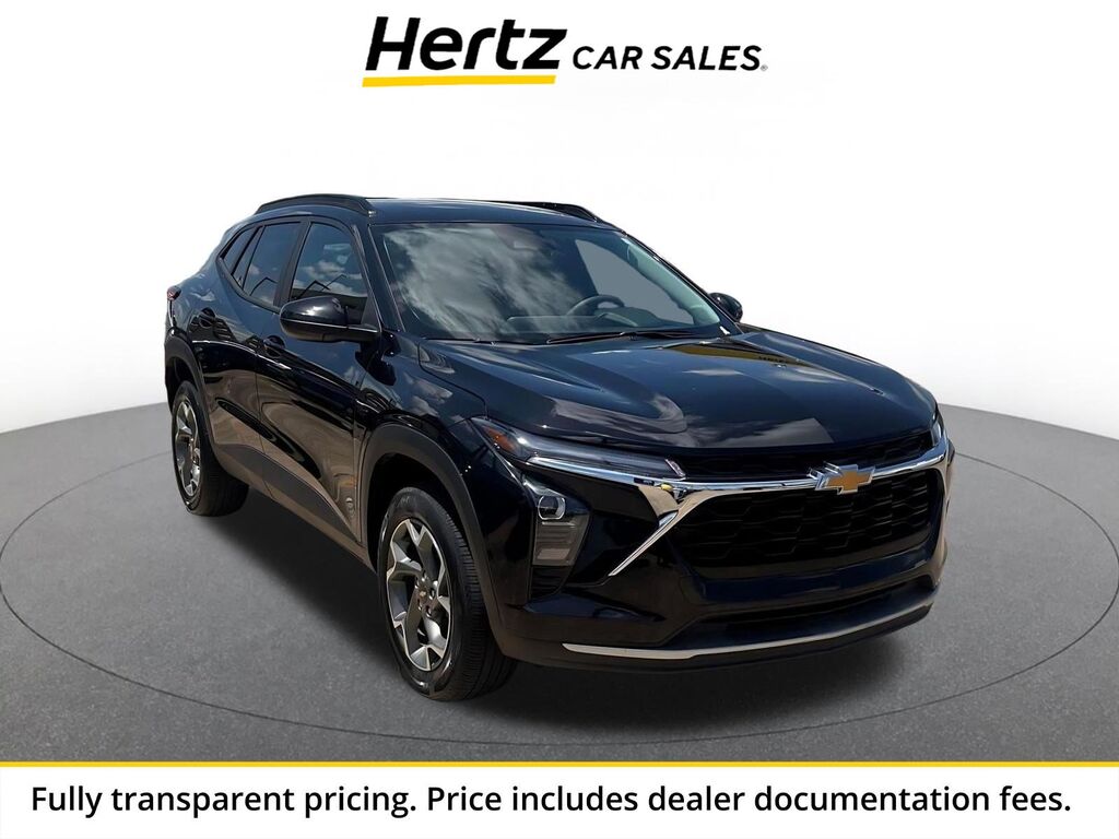2025 Chevrolet Trax LT — photo 1 of 13