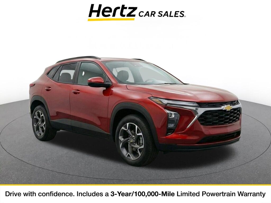 2025 Chevrolet Trax LT — photo 1 of 9