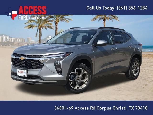 2025 Chevrolet Trax LT — photo 1 of 13