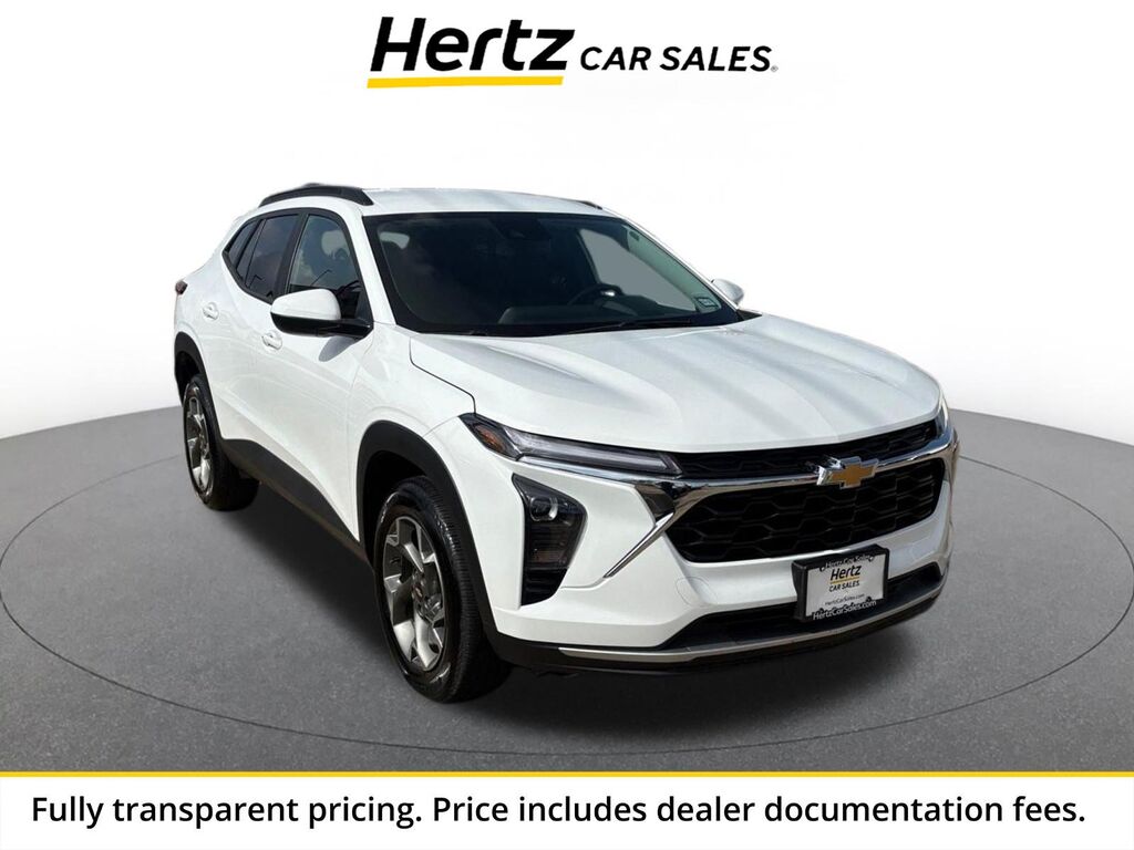 2025 Chevrolet Trax LT — photo 1 of 13