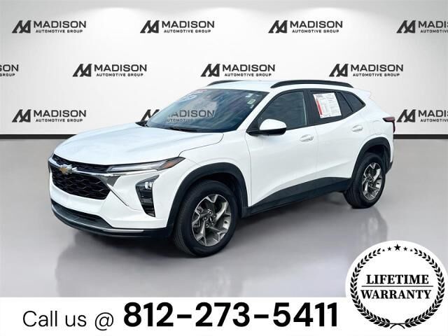 2025 Chevrolet Trax LT — photo 1 of 26