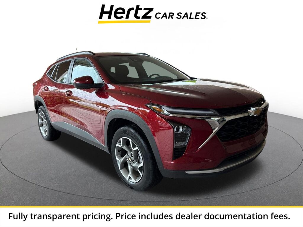 2025 Chevrolet Trax LT — photo 1 of 13