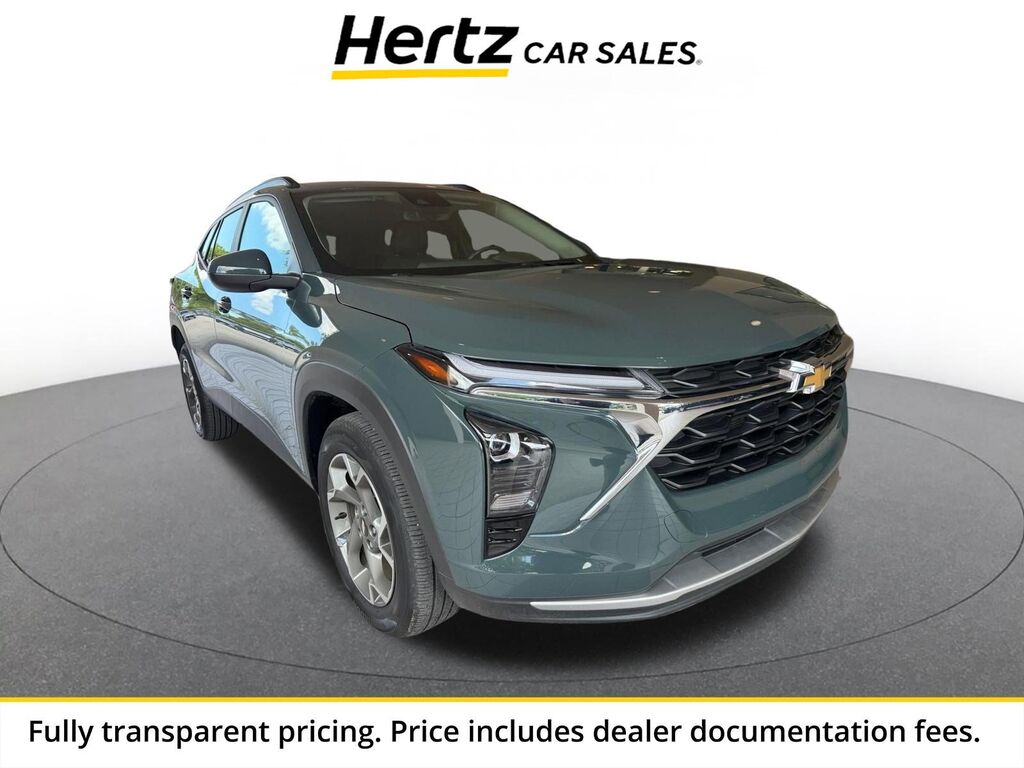 2025 Chevrolet Trax LT — photo 1 of 13