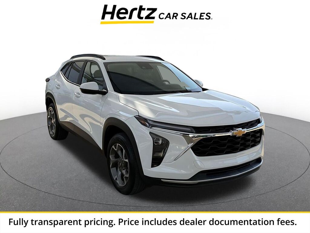 2025 Chevrolet Trax LT — photo 1 of 13