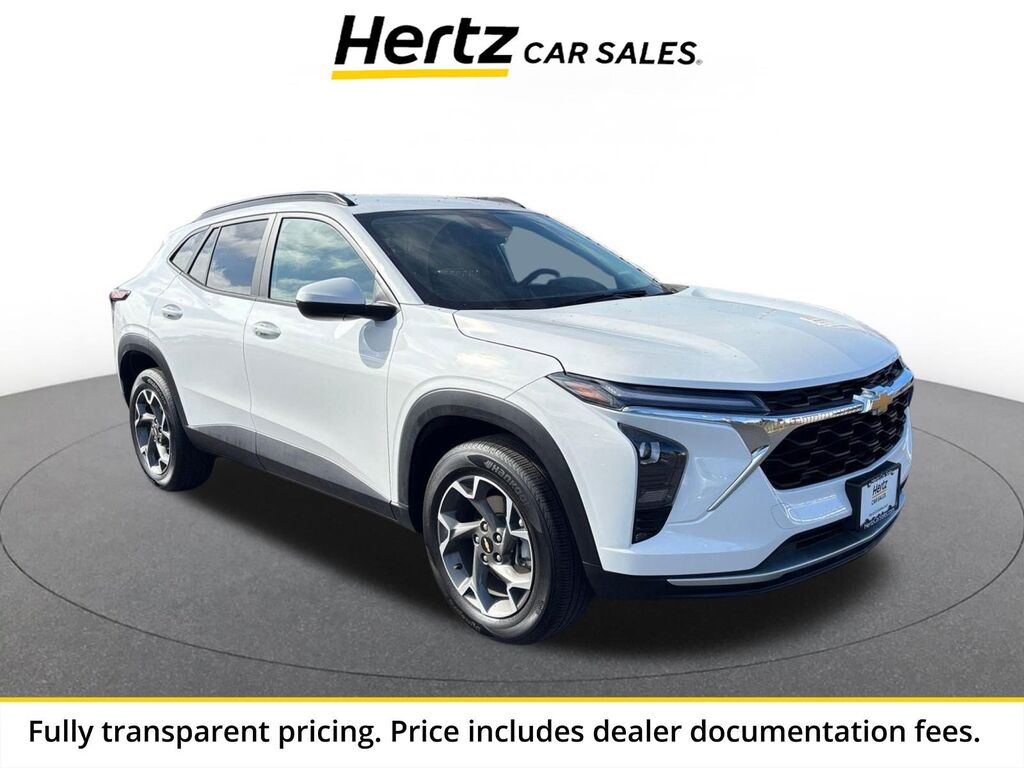 2025 Chevrolet Trax LT — photo 1 of 13