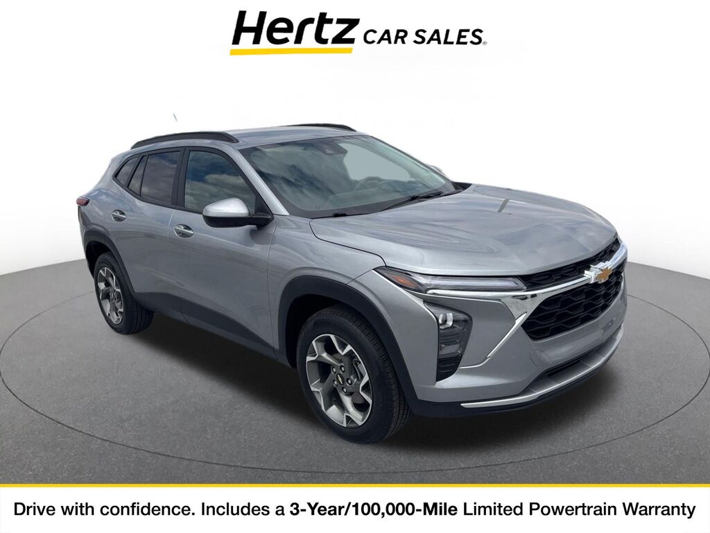 2025 Chevrolet Trax LT — photo 1 of 11