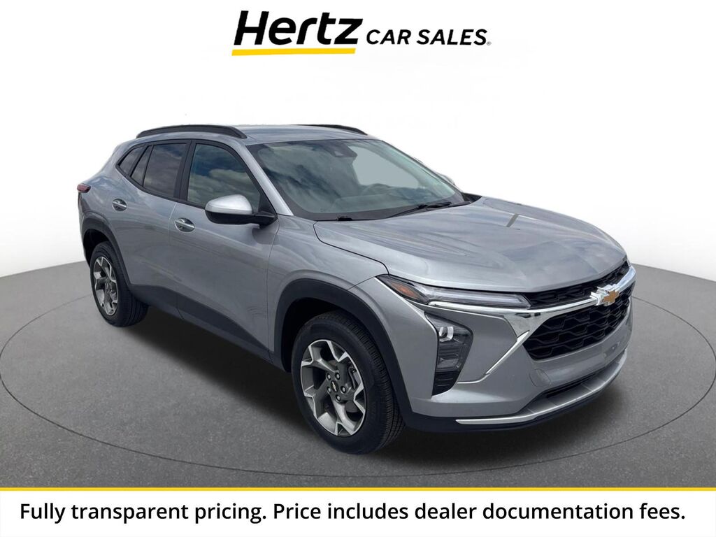 2025 Chevrolet Trax LT — photo 1 of 13