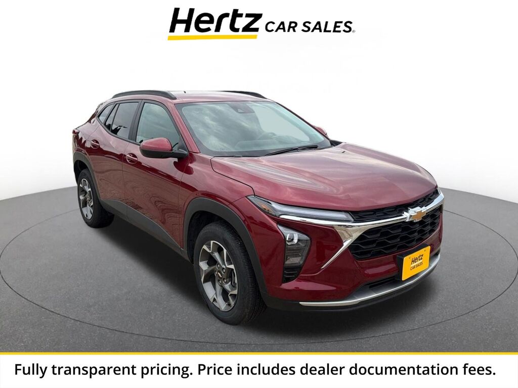 2025 Chevrolet Trax LT — photo 1 of 13