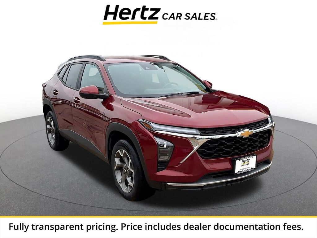 2025 Chevrolet Trax LT — photo 1 of 13