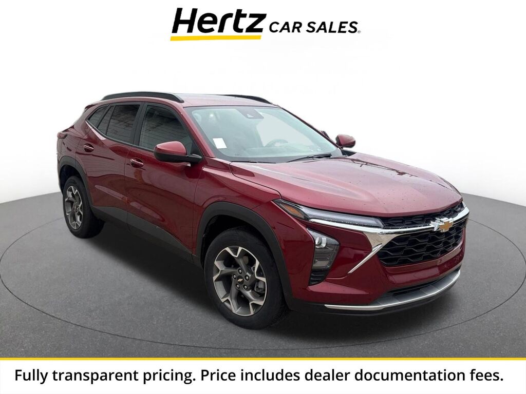 2025 Chevrolet Trax LT — photo 1 of 13