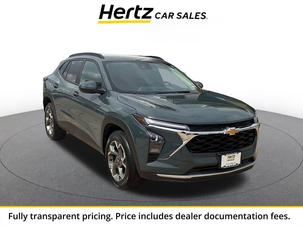 2025 Chevrolet Trax LT — photo 1 of 13