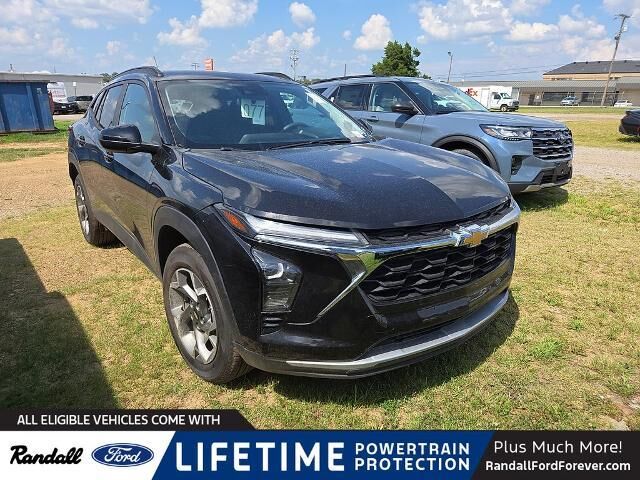 2026 Chevrolet Trax LT — photo 1 of 13