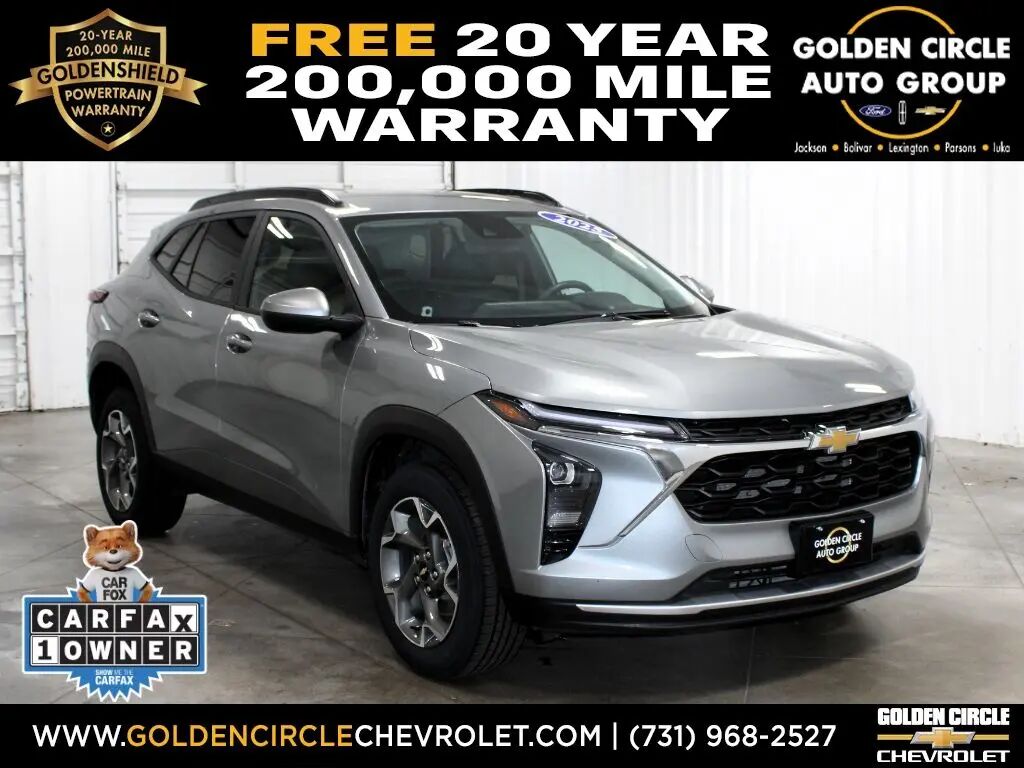 2025 Chevrolet Trax LT — photo 1 of 10