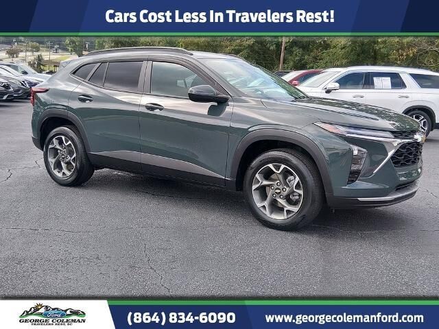 2025 Chevrolet Trax LT — photo 1 of 26