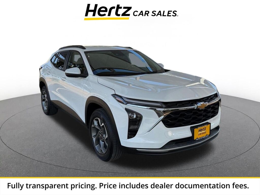 2025 Chevrolet Trax LT — photo 1 of 13