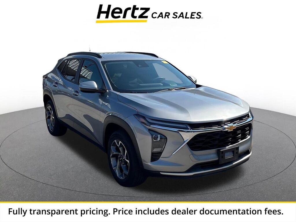 2025 Chevrolet Trax LT — photo 1 of 13