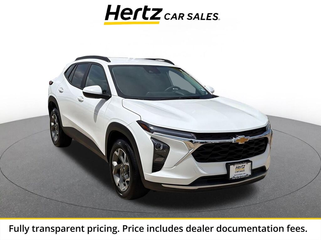2025 Chevrolet Trax LT — photo 1 of 13