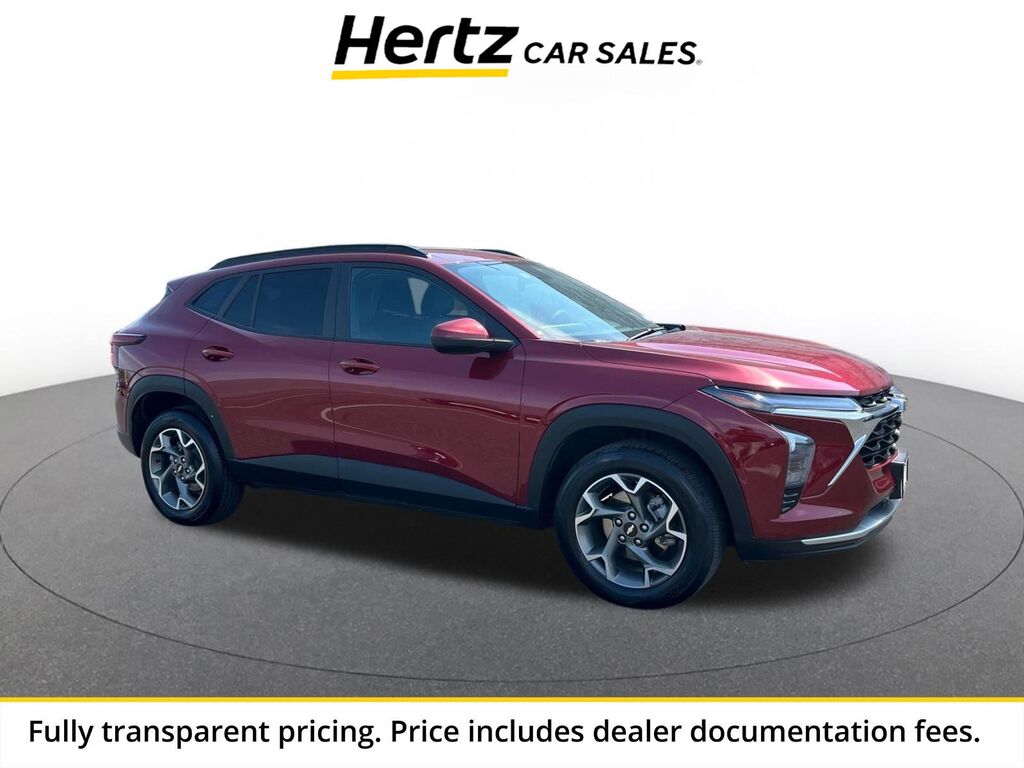 2025 Chevrolet Trax LT — photo 1 of 13