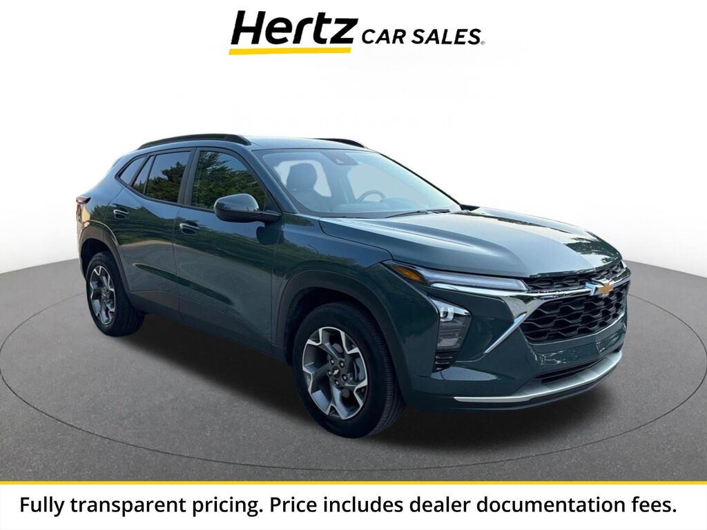 2025 Chevrolet Trax LT — photo 1 of 13