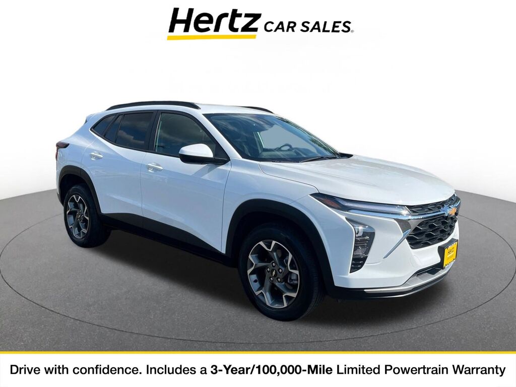 2025 Chevrolet Trax LT — photo 1 of 11