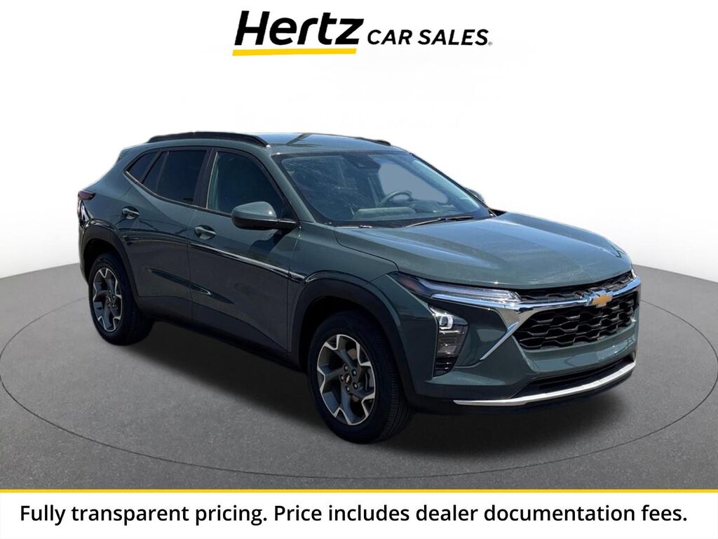 2025 Chevrolet Trax LT — photo 1 of 11