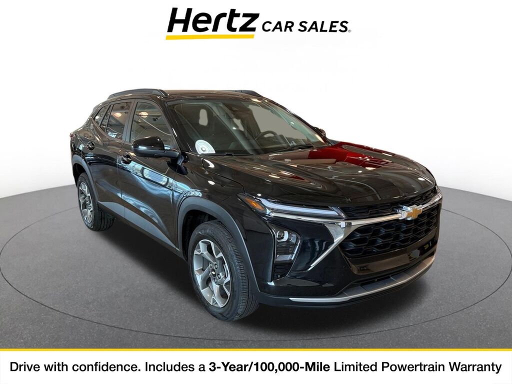 2025 Chevrolet Trax LT — photo 1 of 11
